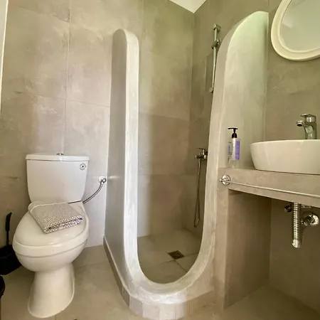 Hotel Serene Hill *